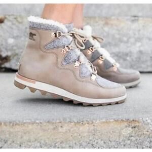 Sorel womens sneakchic alpine boots booties rose gold womens  6.5 EUC